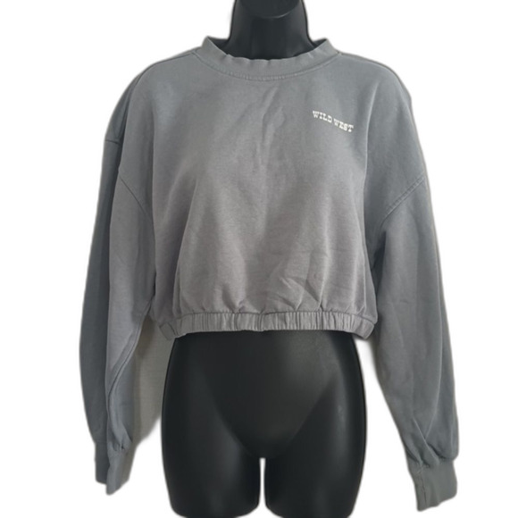 H&M Divided Shirt Size L Cropped Sweatshirt Horse Pattern on Back Athleisure Top - Picture 1 of 12